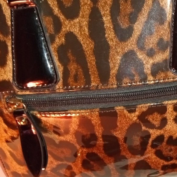 LEOPARD PRINT PATENT LEATHER SATCHEL HANDBAG WITH ATTACHABLE SHOULDER STRAP - Picture 5 of 13
